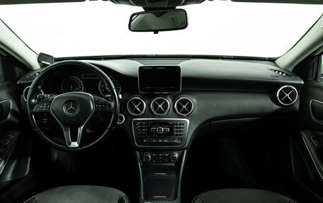 Mercedes-Benz A-Класс, 2015 год, 1 449 700 рублей, 13 фотография