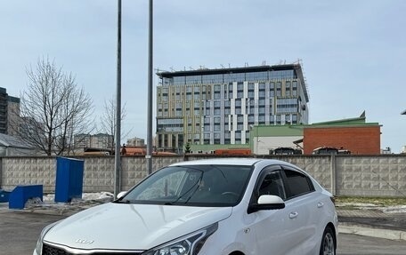 KIA Rio IV, 2022 год, 1 090 000 рублей, 1 фотография