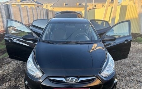 Hyundai Solaris II рестайлинг, 2011 год, 750 000 рублей, 1 фотография