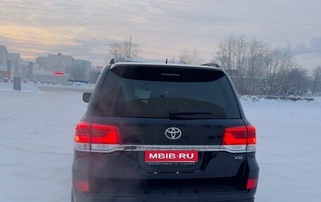 Toyota Land Cruiser 200, 2020 год, 8 950 000 рублей, 5 фотография