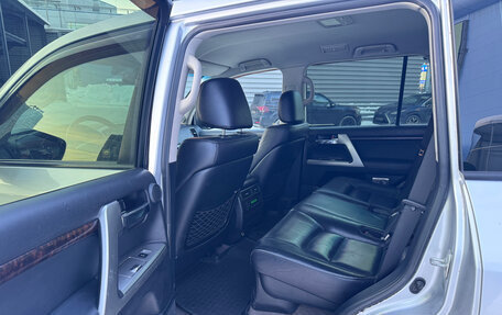 Toyota Land Cruiser 200, 2012 год, 2 900 000 рублей, 10 фотография