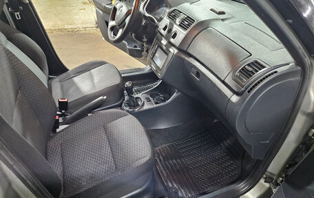 Skoda Fabia II, 2013 год, 430 000 рублей, 5 фотография