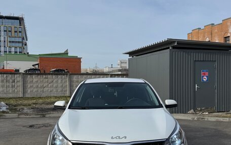 KIA Rio IV, 2022 год, 1 090 000 рублей, 2 фотография