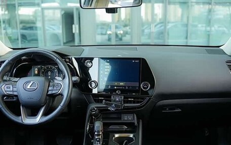 Lexus NX, 2022 год, 7 000 000 рублей, 10 фотография