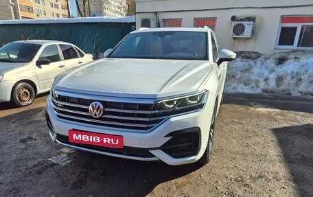 Volkswagen Touareg III, 2018 год, 4 850 000 рублей, 5 фотография