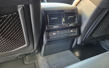 Volkswagen Touareg III, 2018 год, 4 850 000 рублей, 15 фотография