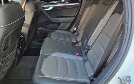 Volkswagen Touareg III, 2018 год, 4 850 000 рублей, 14 фотография