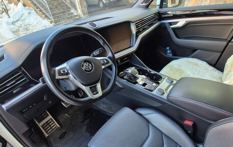 Volkswagen Touareg III, 2018 год, 4 850 000 рублей, 28 фотография