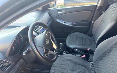 Hyundai Solaris II рестайлинг, 2011 год, 750 000 рублей, 6 фотография