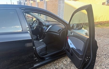 Hyundai Solaris II рестайлинг, 2011 год, 750 000 рублей, 8 фотография