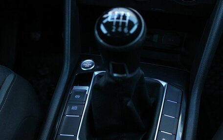 Volkswagen Tiguan II, 2019 год, 1 600 000 рублей, 22 фотография