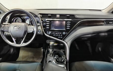 Toyota Camry, 2020 год, 2 990 000 рублей, 15 фотография