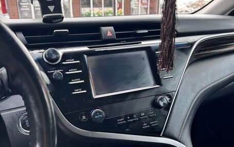 Toyota Camry, 2018 год, 2 800 000 рублей, 12 фотография