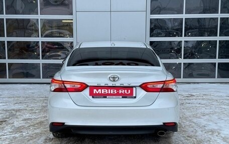 Toyota Camry, 2019 год, 2 650 000 рублей, 6 фотография