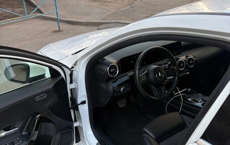 Mercedes-Benz A-Класс, 2018 год, 1 500 000 рублей, 14 фотография