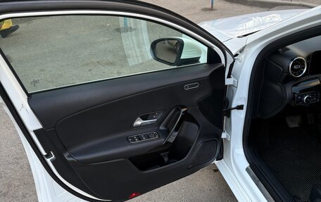 Mercedes-Benz A-Класс, 2018 год, 1 500 000 рублей, 13 фотография