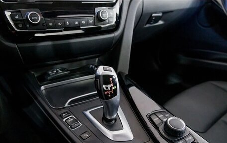 BMW 3 серия, 2018 год, 2 200 000 рублей, 14 фотография