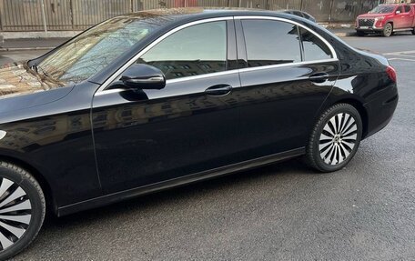 Mercedes-Benz E-Класс, 2019 год, 2 495 000 рублей, 4 фотография