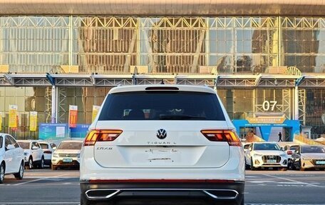 Volkswagen Tiguan II, 2023 год, 2 492 000 рублей, 4 фотография
