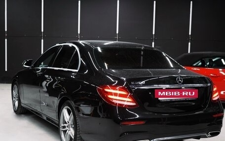 Mercedes-Benz E-Класс, 2019 год, 3 190 000 рублей, 4 фотография