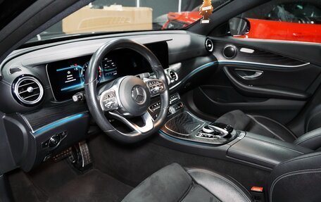 Mercedes-Benz E-Класс, 2019 год, 3 190 000 рублей, 7 фотография