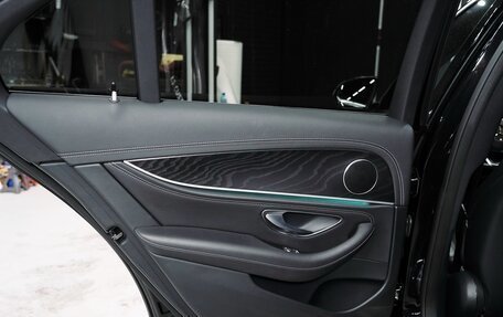 Mercedes-Benz E-Класс, 2019 год, 3 190 000 рублей, 15 фотография