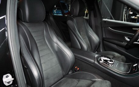 Mercedes-Benz E-Класс, 2019 год, 3 190 000 рублей, 18 фотография