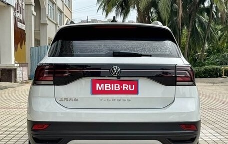 Volkswagen T-Cross I, 2023 год, 1 680 000 рублей, 6 фотография