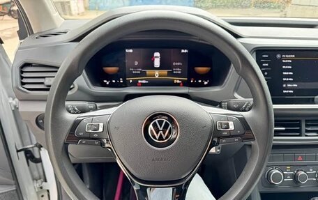 Volkswagen T-Cross I, 2023 год, 1 680 000 рублей, 10 фотография