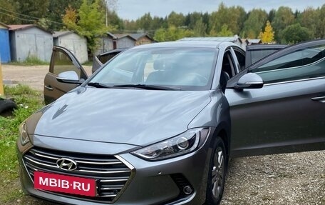 Hyundai Elantra VI рестайлинг, 2016 год, 1 490 000 рублей, 9 фотография
