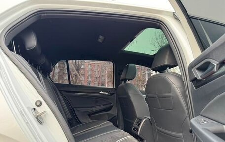 Volkswagen Golf VIII, 2023 год, 2 158 000 рублей, 21 фотография