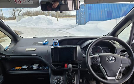 Toyota Voxy III, 2015 год, 1 700 000 рублей, 4 фотография