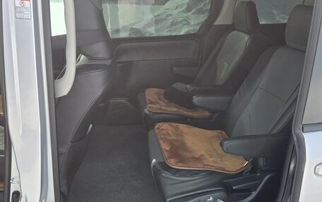 Toyota Voxy III, 2015 год, 1 700 000 рублей, 9 фотография