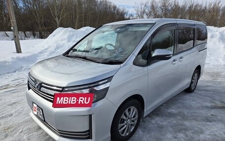 Toyota Voxy III, 2015 год, 1 700 000 рублей, 19 фотография