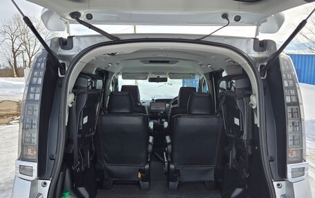 Toyota Voxy III, 2015 год, 1 700 000 рублей, 25 фотография