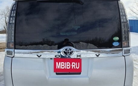 Toyota Voxy III, 2015 год, 1 700 000 рублей, 22 фотография