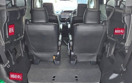 Toyota Voxy III, 2015 год, 1 700 000 рублей, 24 фотография