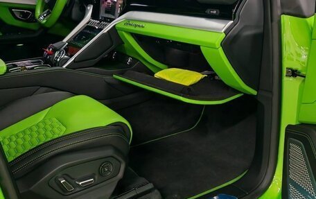 Lamborghini Urus I, 2020 год, 25 000 000 рублей, 10 фотография