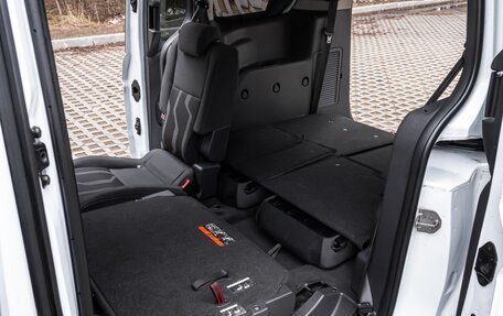 Ford Tourneo Connect II рестайлинг, 2017 год, 1 990 000 рублей, 19 фотография