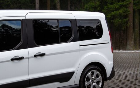 Ford Tourneo Connect II рестайлинг, 2017 год, 1 990 000 рублей, 31 фотография