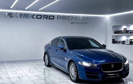 Jaguar XE I рестайлинг, 2016 год, 2 400 000 рублей, 5 фотография