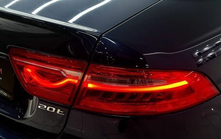 Jaguar XE I рестайлинг, 2016 год, 2 400 000 рублей, 23 фотография