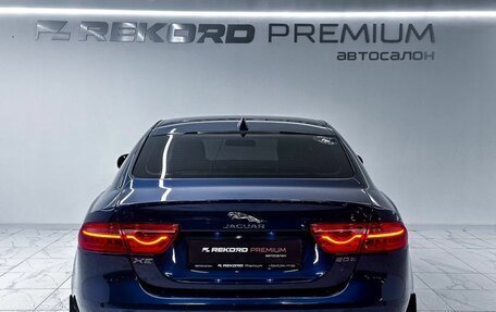 Jaguar XE I рестайлинг, 2016 год, 2 400 000 рублей, 27 фотография