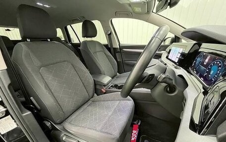 Volkswagen Golf VIII, 2021 год, 1 490 000 рублей, 21 фотография