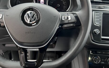 Volkswagen Tiguan II, 2017 год, 2 445 000 рублей, 16 фотография