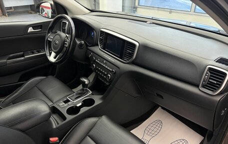 KIA Sportage IV рестайлинг, 2018 год, 2 139 900 рублей, 8 фотография