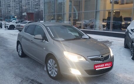 Opel Astra J, 2011 год, 499 999 рублей, 2 фотография