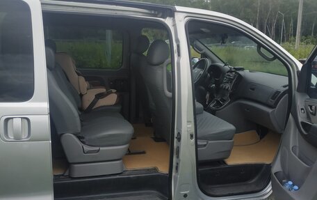 Hyundai Grand Starex Grand Starex I рестайлинг 2, 2010 год, 1 400 000 рублей, 2 фотография