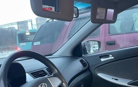 Hyundai Solaris II рестайлинг, 2012 год, 700 000 рублей, 4 фотография