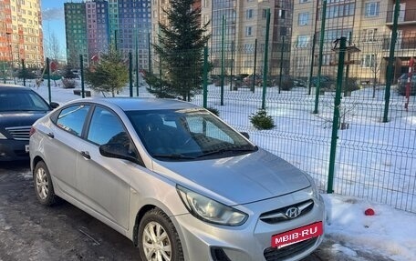 Hyundai Solaris II рестайлинг, 2012 год, 700 000 рублей, 2 фотография